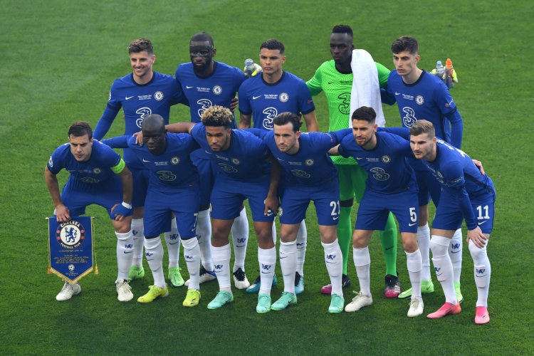 尤文王朝崩塌前夜！8000万神锋轰然倒下（尤文盛世将尽：8000万锋霸突然倒下）