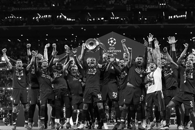 王晓龙：在西班牙踢球竞争很大，缺乏学习和社交能力会很困难