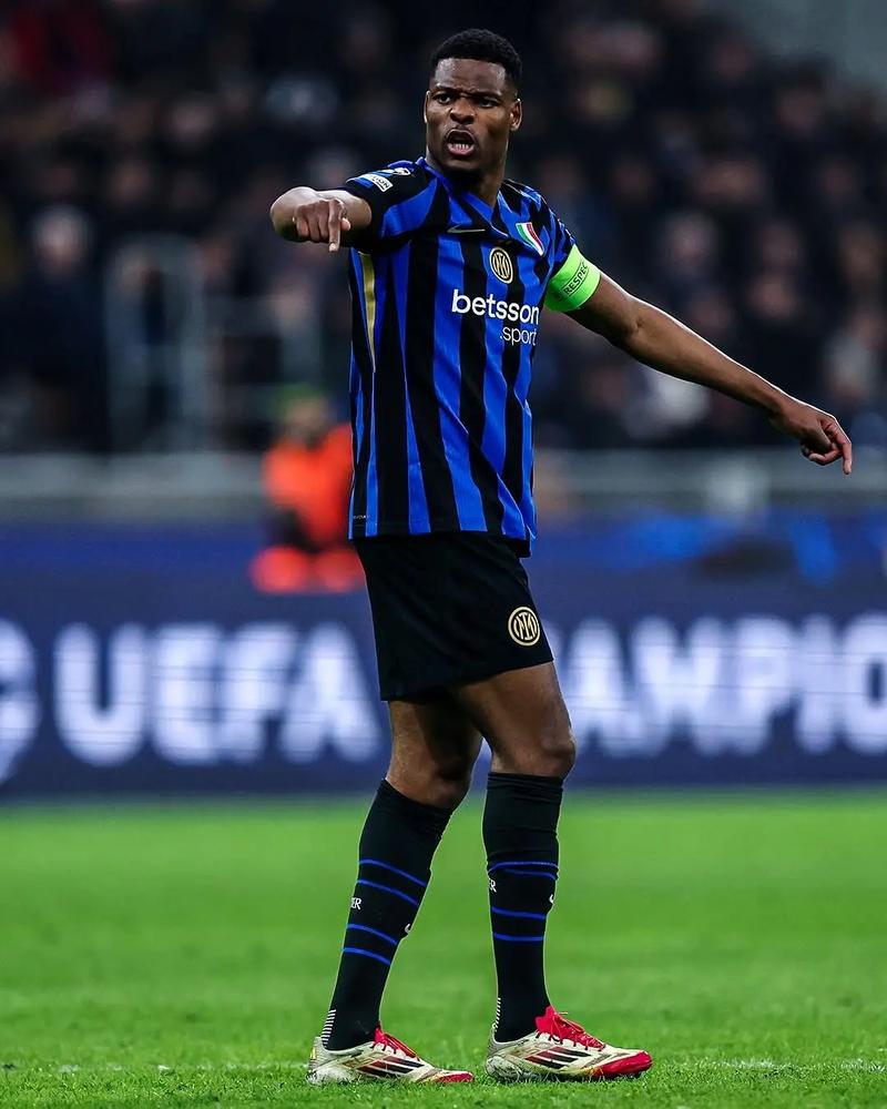 黄蜂伤病报告：三球&塞克斯顿&曼恩集体缺席与掘金一战