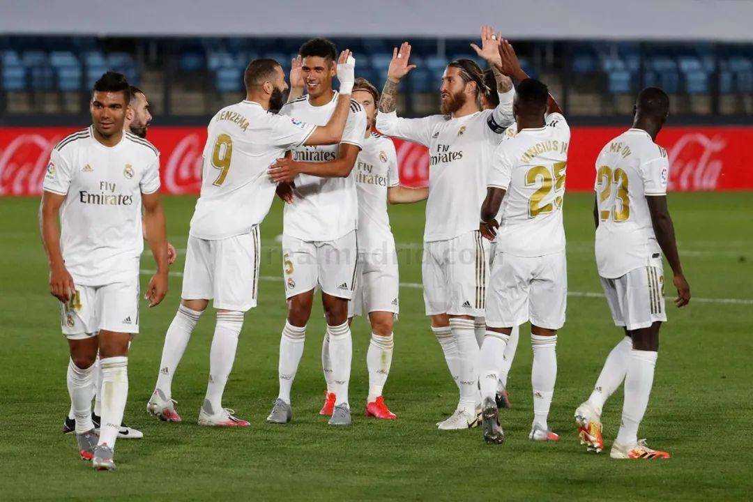 追平纳什！约基奇生涯20分+10助攻次数升至历史第12