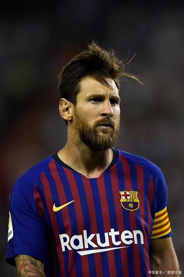 球衣颜色相近？当值主裁把维罗纳与乌迪内斯搞混了（球衣撞色惹祸？当值主裁把维罗纳误认成乌迪内斯）