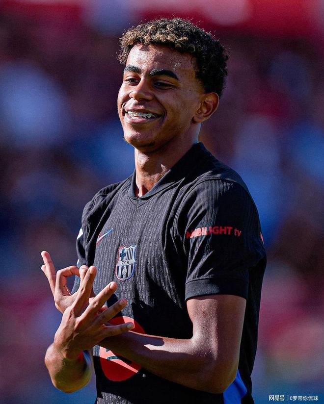 21世纪五大联赛出场时间：C罗75927分钟居首，梅西70022分钟第三（21世纪五大联赛出场时长榜：C罗以75927分钟领跑，梅西70022分钟位列第三）