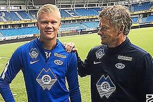 英超战报：库尼亚破门，B费传射难救主，曼联4-4伯恩茅斯（英超焦点战：库尼亚建功，B费传射无力回天，曼联与伯恩茅斯4-4战平）