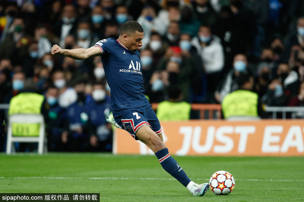 某球星再次进入本轮最佳阵容（某球星再度入选本轮最佳阵容）