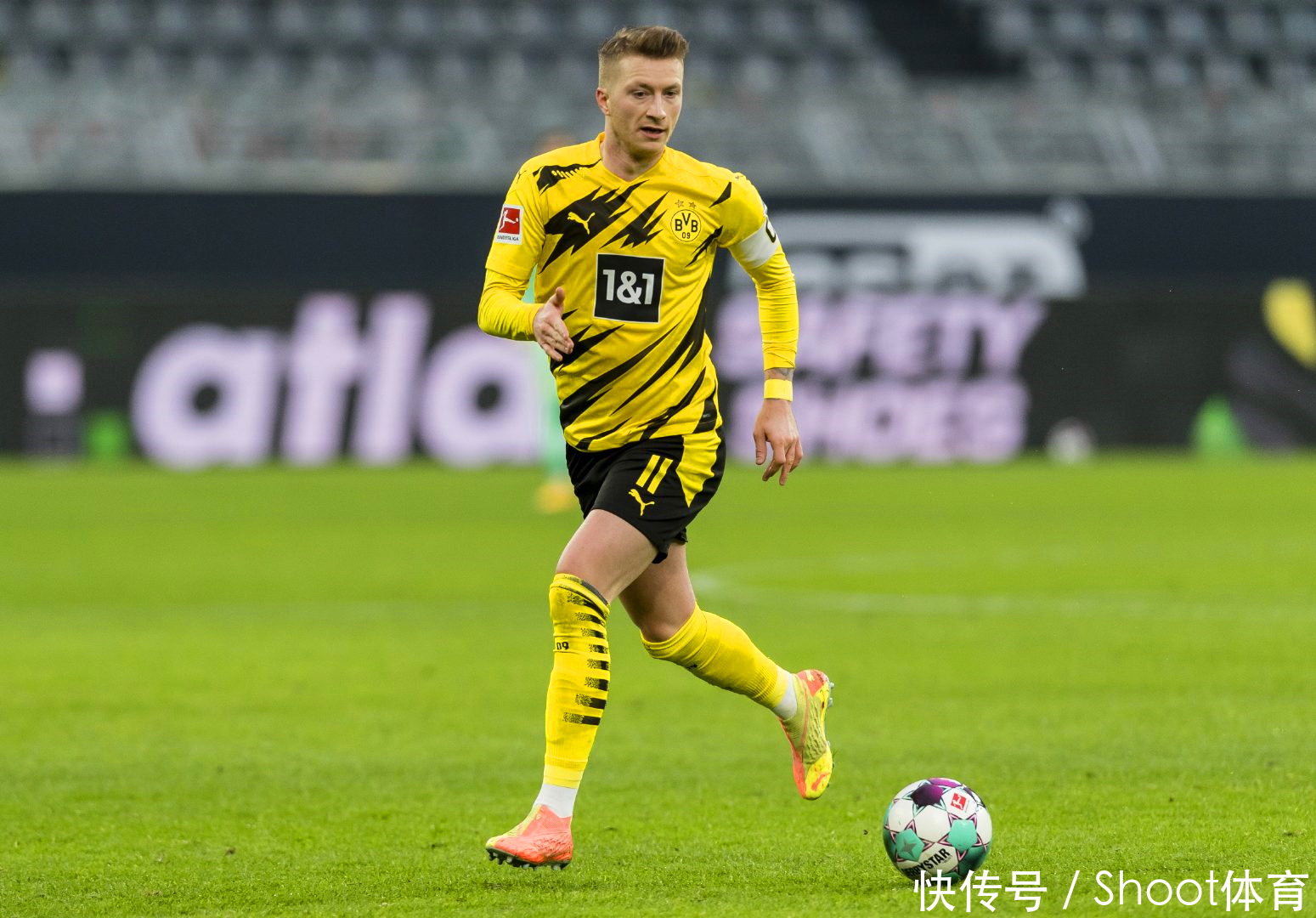 姆巴佩西甲第15轮狂轰3球，助皇马3-0胜毕巴，状态惊人，成为当世足坛第一人。（姆巴佩西甲第15轮上演帽子戏法，助皇马3-0击退毕巴，状态爆棚，坐稳当世第一人）