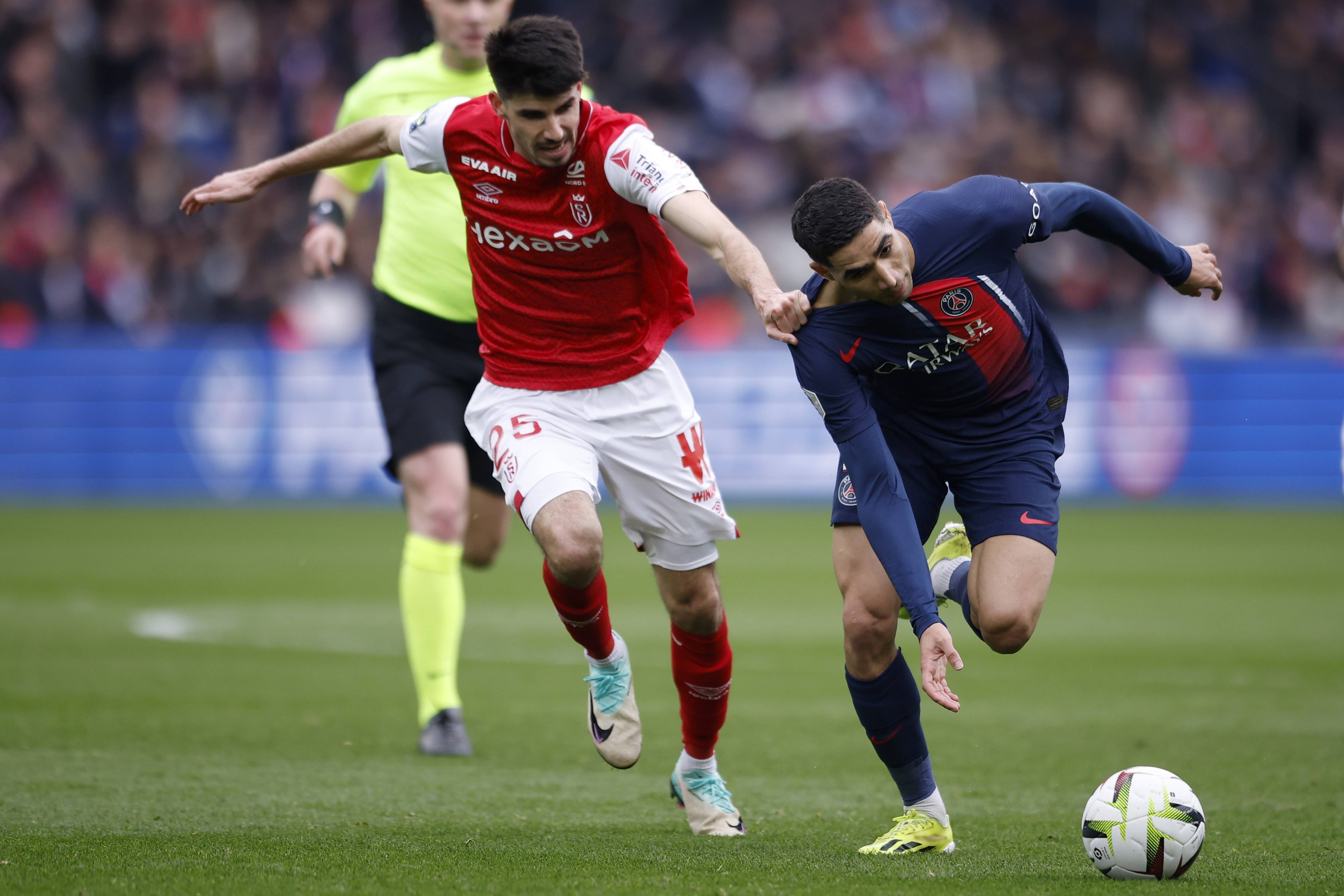 带不动！杰伦·约翰逊近5场场均拿28.0分13.6板10.8助（孤掌难鸣！杰伦·约翰逊近5战场均28.0分13.6板10.8助）