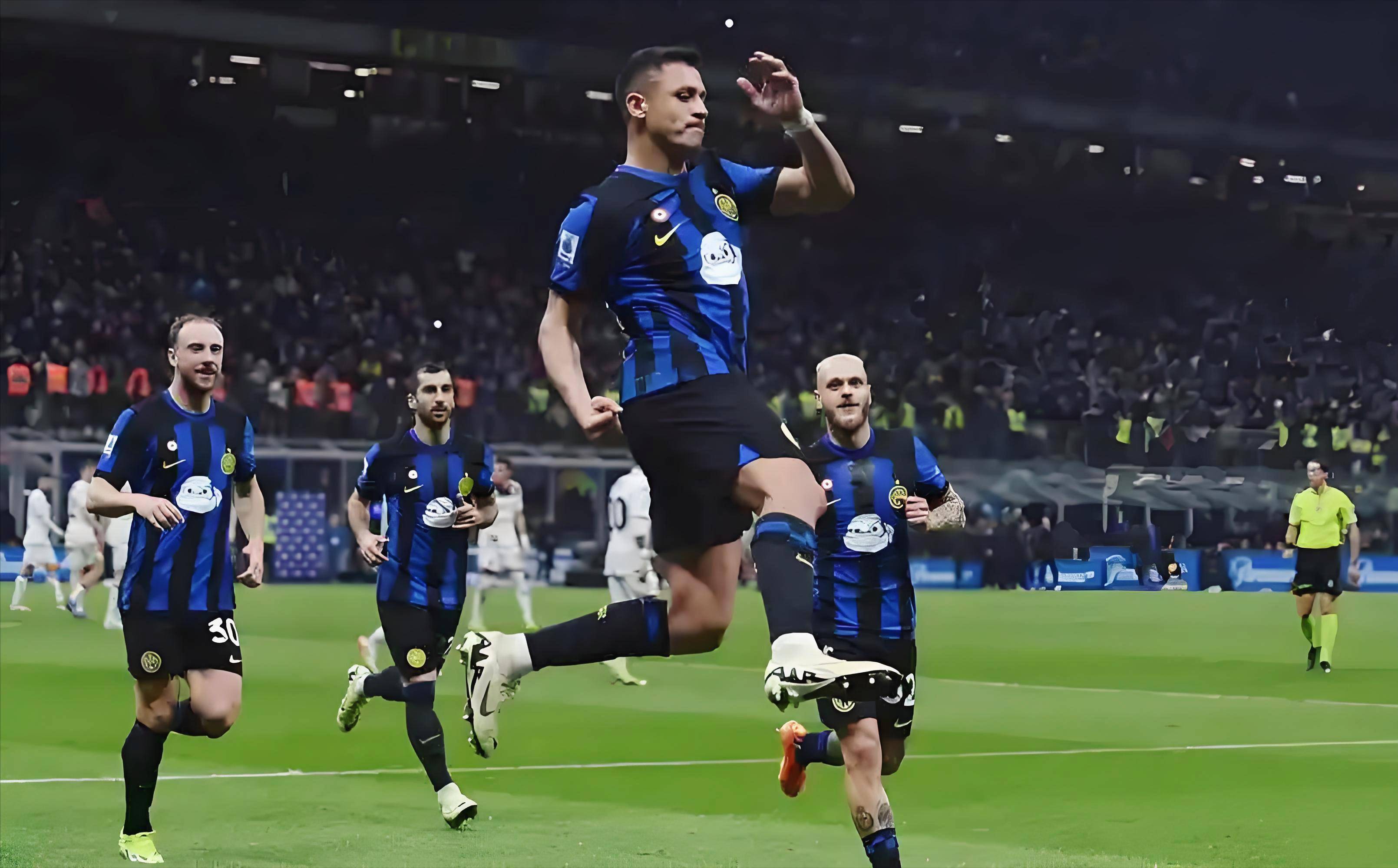 女子篮球联赛焦点球员表现回顾（女篮联赛关键球员表现盘点）