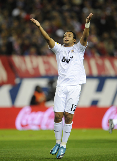 记者：多家豪门有意荷甲19岁中场斯密特，后者被标价2200万镑