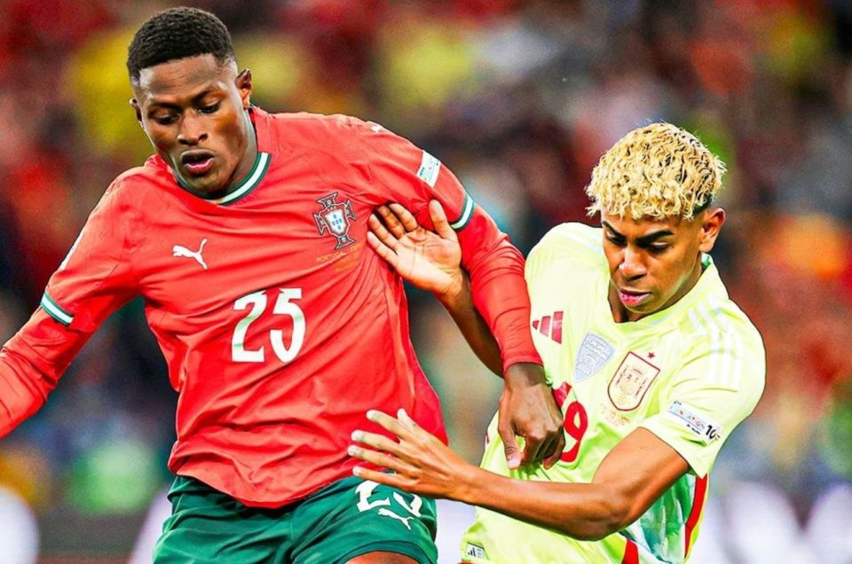 有何意味？萨拉赫社媒晒户外落叶景色图，并未配文（意味何在？萨拉赫社媒晒落叶户外景图，未附文字）